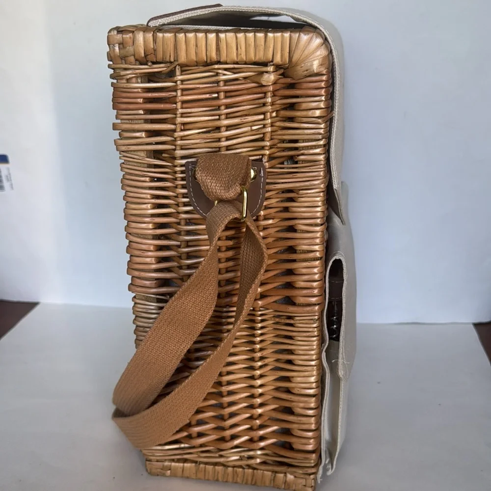 AUB Wicker Wine/Cheese Picnic Basket NIP $75